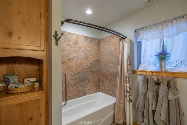 448 Edgemoor Road, Big Bear Lake, CA 92315