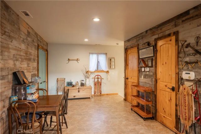 448 Edgemoor Road, Big Bear Lake, CA 92315