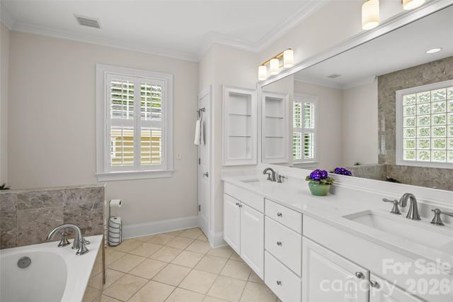 2200 Shenandoah Avenue, Charlotte, NC 28205