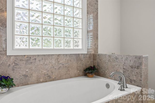 2200 Shenandoah Avenue, Charlotte, NC 28205