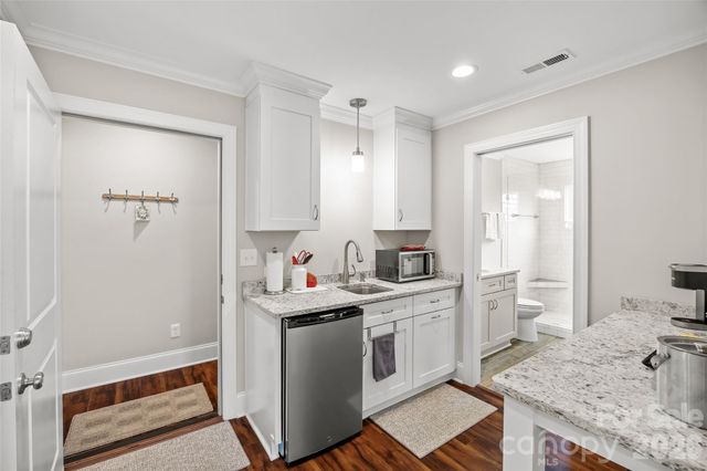 2200 Shenandoah Avenue, Charlotte, NC 28205