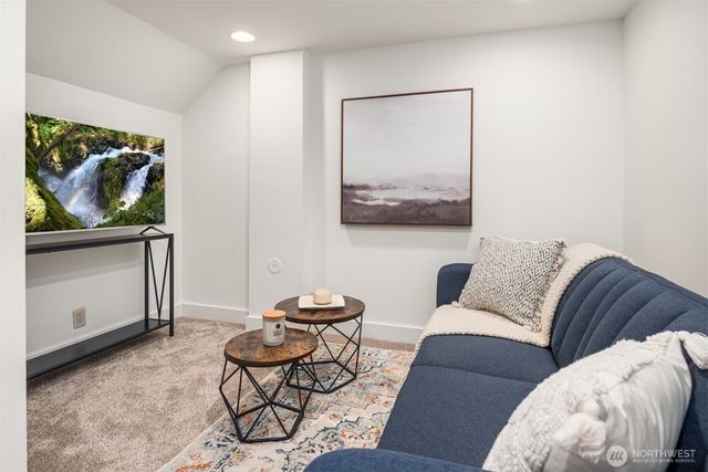 2301 42nd Avenue SW, Seattle, WA 98116