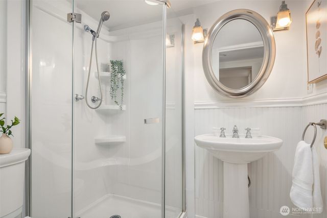 2301 42nd Avenue SW, Seattle, WA 98116