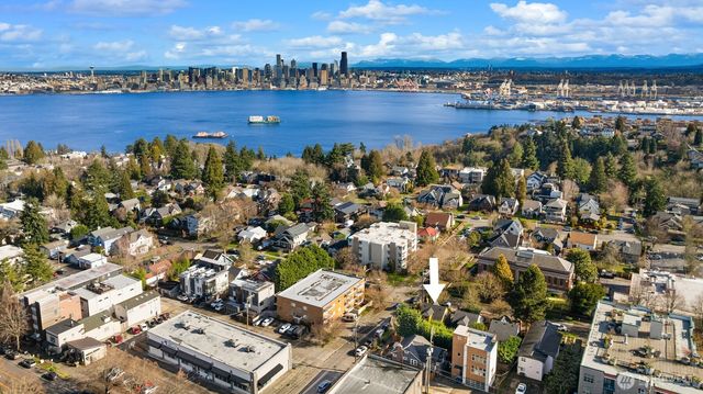 2301 42nd Avenue SW, Seattle, WA 98116