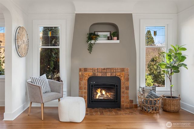 2301 42nd Avenue SW, Seattle, WA 98116