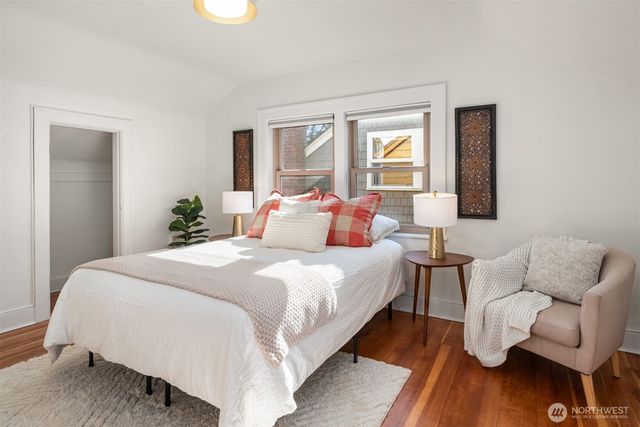 2301 42nd Avenue SW, Seattle, WA 98116