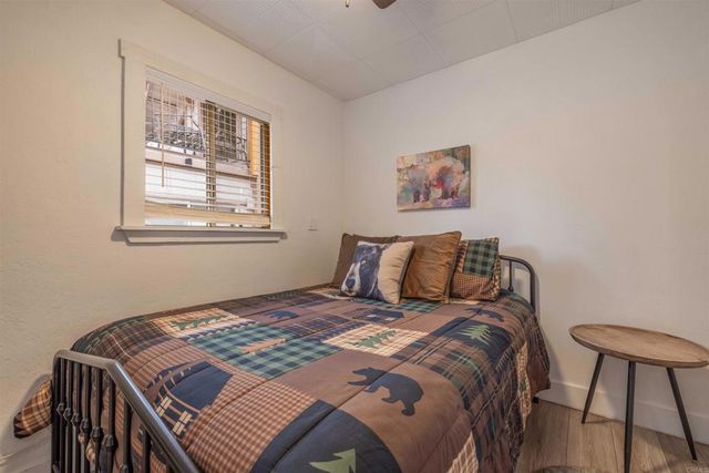 271 Leonard Ln, Sugarloaf, CA 92386