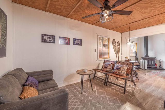 271 Leonard Ln, Sugarloaf, CA 92386