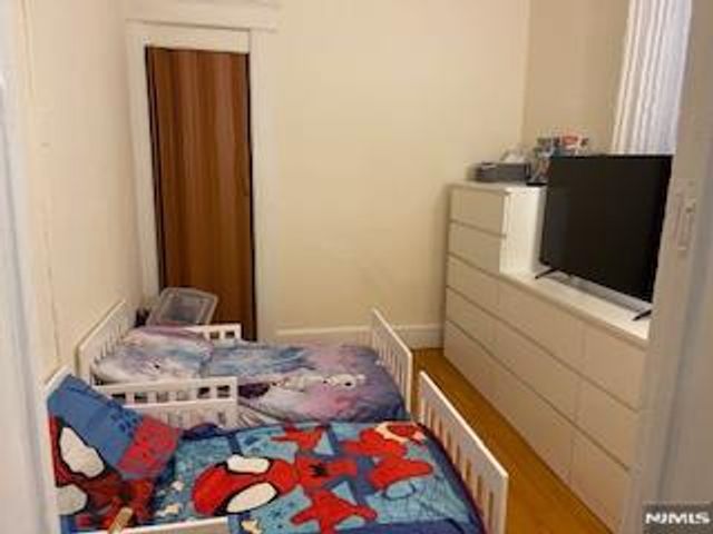 379 Undercliff Avenue 5, Edgewater, NJ 07020