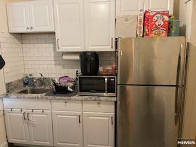 379 Undercliff Avenue 5, Edgewater, NJ 07020