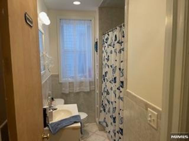 379 Undercliff Avenue 5, Edgewater, NJ 07020