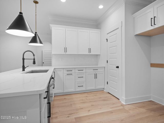 293 E Ivybridge Drive, Hubert, NC 28539