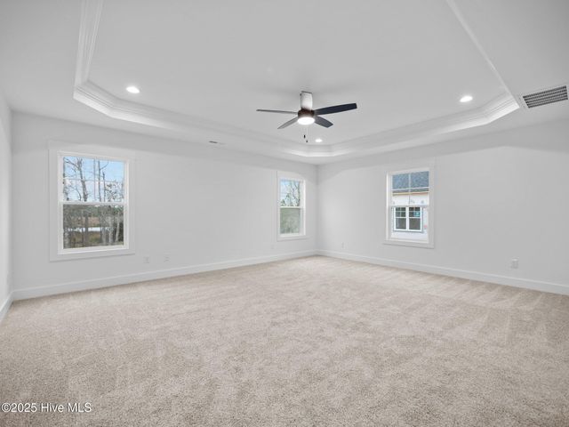 293 E Ivybridge Drive, Hubert, NC 28539
