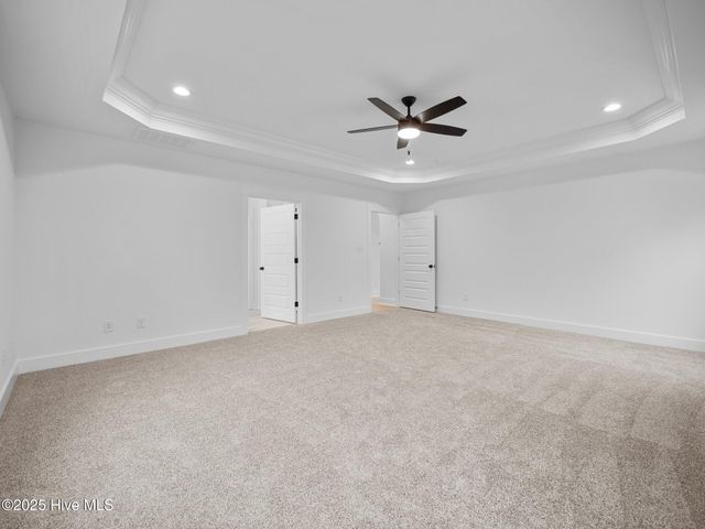 293 E Ivybridge Drive, Hubert, NC 28539