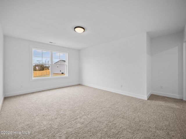 293 E Ivybridge Drive, Hubert, NC 28539