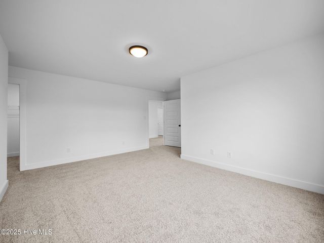 293 E Ivybridge Drive, Hubert, NC 28539