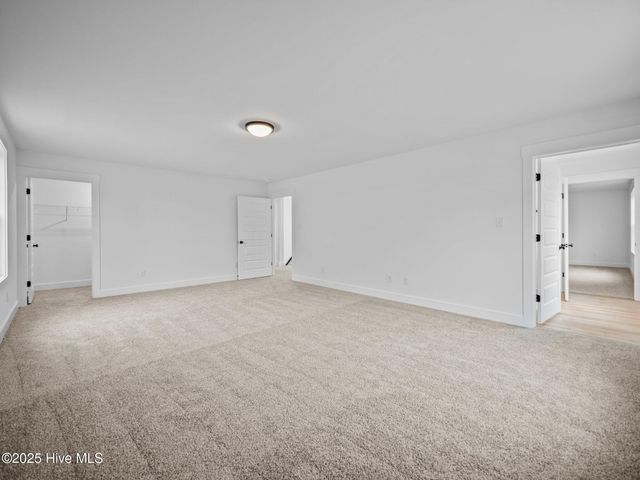 293 E Ivybridge Drive, Hubert, NC 28539