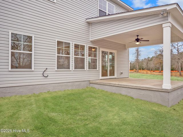 293 E Ivybridge Drive, Hubert, NC 28539
