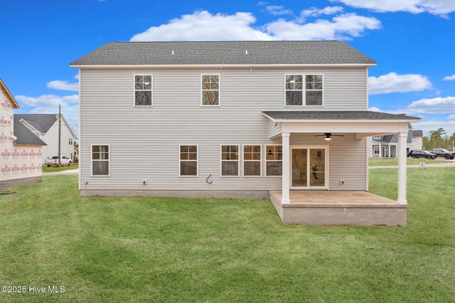293 E Ivybridge Drive, Hubert, NC 28539