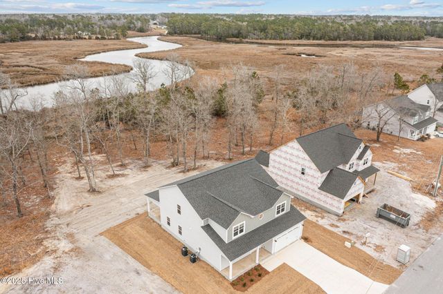 293 E Ivybridge Drive, Hubert, NC 28539