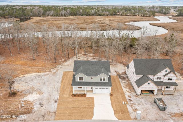 293 E Ivybridge Drive, Hubert, NC 28539