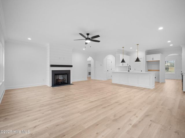 293 E Ivybridge Drive, Hubert, NC 28539
