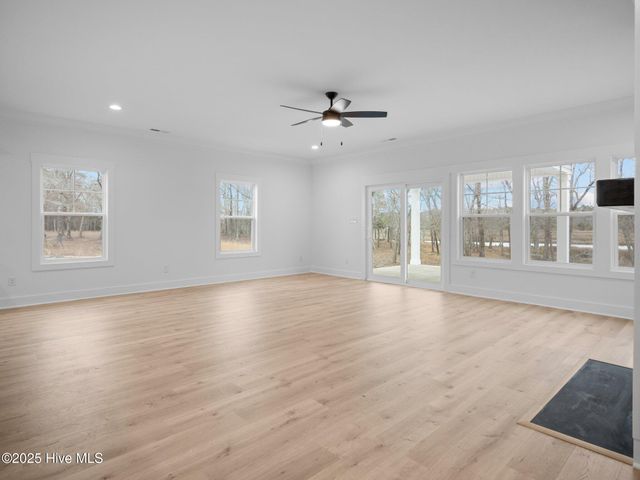 293 E Ivybridge Drive, Hubert, NC 28539