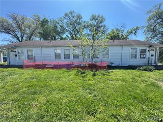 1015 Dardenne Street, St Charles, MO 63301