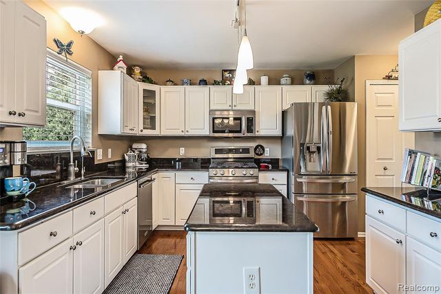 2116 Ore Creek Lane, Brighton, MI 48114