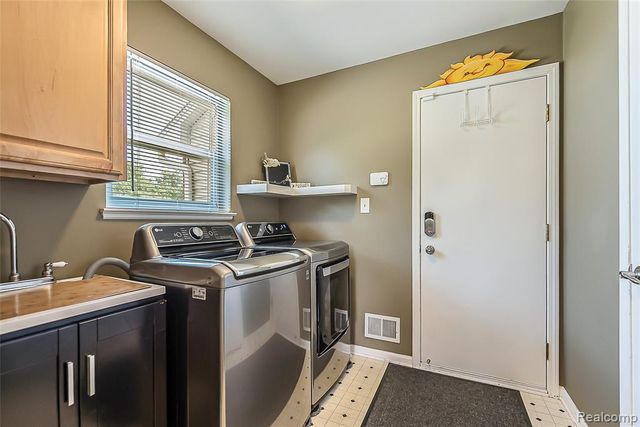 2116 Ore Creek Lane, Brighton, MI 48114