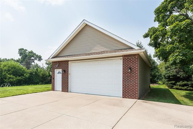 2116 Ore Creek Lane, Brighton, MI 48114