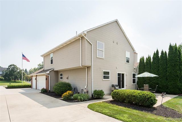 2116 Ore Creek Lane, Brighton, MI 48114