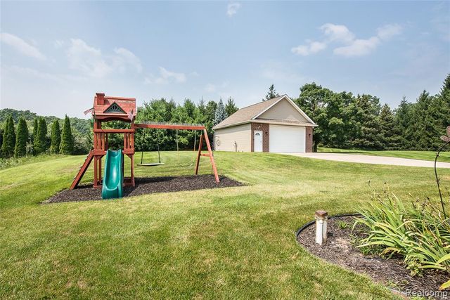 2116 Ore Creek Lane, Brighton, MI 48114
