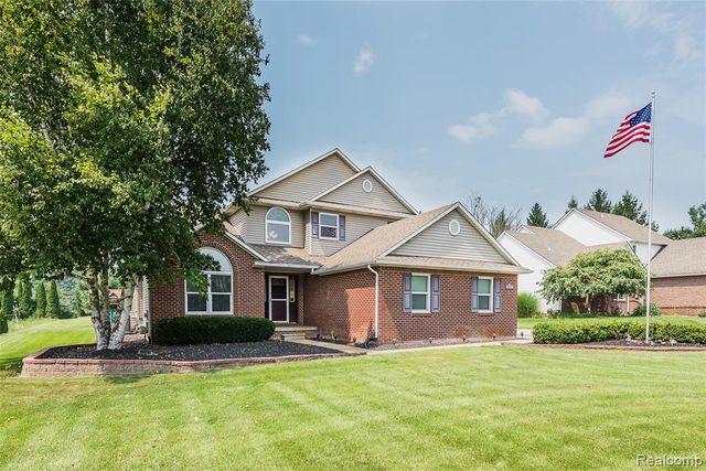 2116 Ore Creek Lane, Brighton, MI 48114
