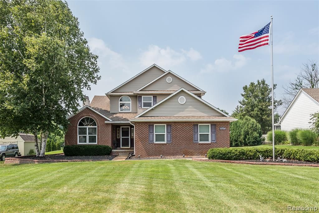 2116 Ore Creek Lane, Brighton, MI 48114