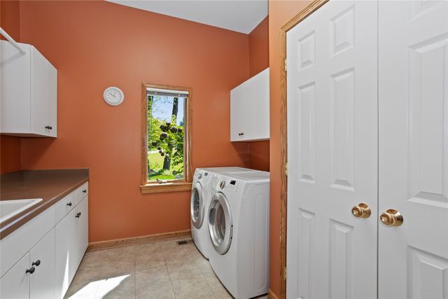 31755 Oakwood Lane, Waukee, IA 50263
