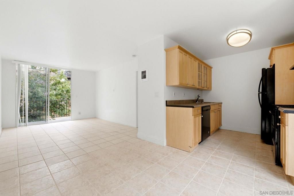 2850 Reynard Way 16, San Diego, CA 92103 — photo 2