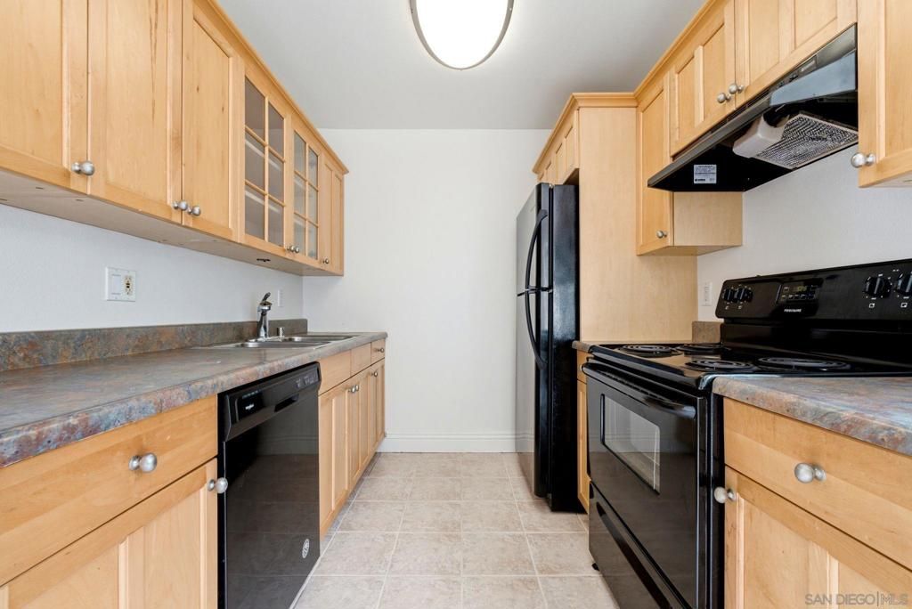 2850 Reynard Way 16, San Diego, CA 92103 — photo 4