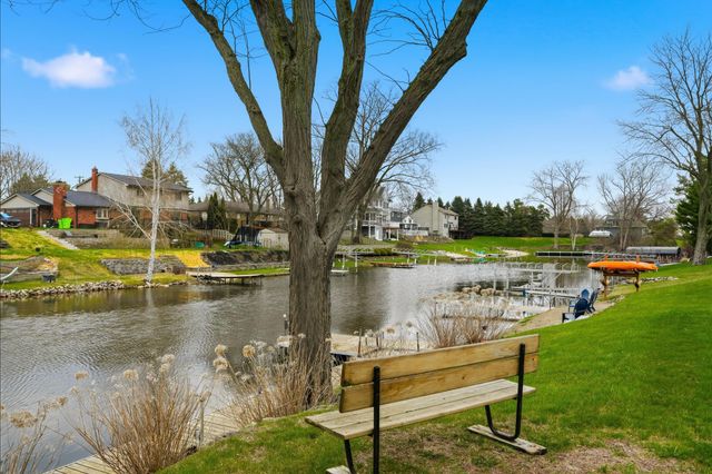1888 Squaw Lagoon Drive, Oxford, MI 48371