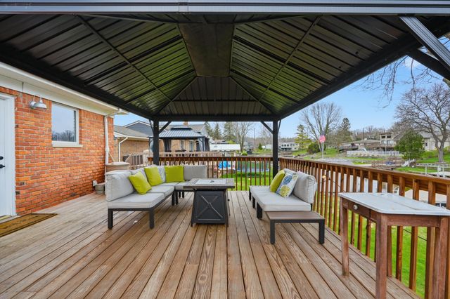 1888 Squaw Lagoon Drive, Oxford, MI 48371