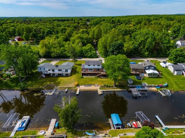 1888 Squaw Lagoon Drive, Oxford, MI 48371