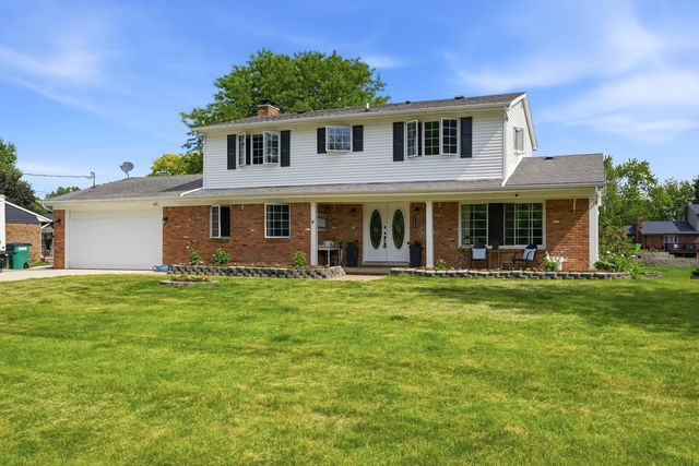 1888 Squaw Lagoon Drive, Oxford, MI 48371
