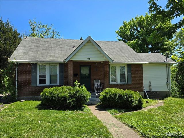 840 N Florissant Road, Ferguson, MO 63135