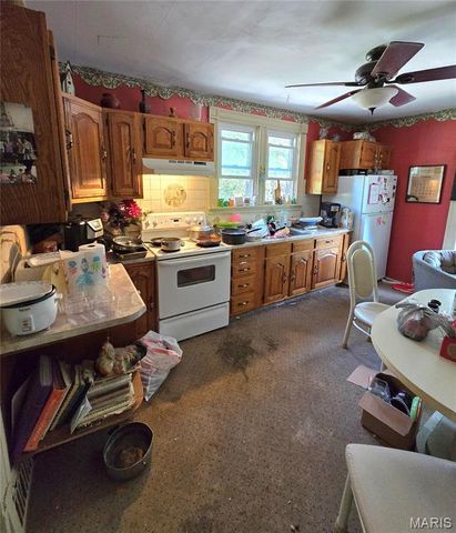 840 N Florissant Road, Ferguson, MO 63135