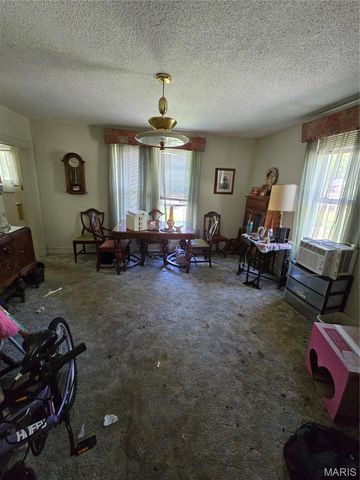 840 N Florissant Road, Ferguson, MO 63135