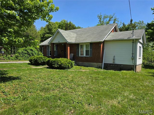 840 N Florissant Road, Ferguson, MO 63135