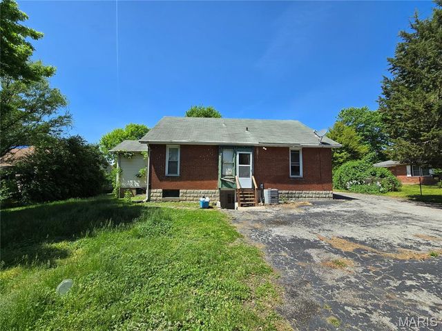 840 N Florissant Road, Ferguson, MO 63135