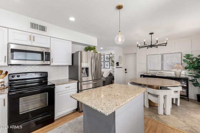 7902 E KIMSEY Lane, Scottsdale, AZ 85257