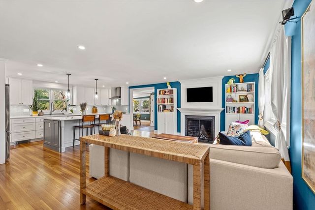 22 Shelton Rd, Swampscott, MA 01907