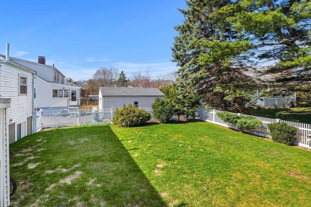 22 Shelton Rd, Swampscott, MA 01907